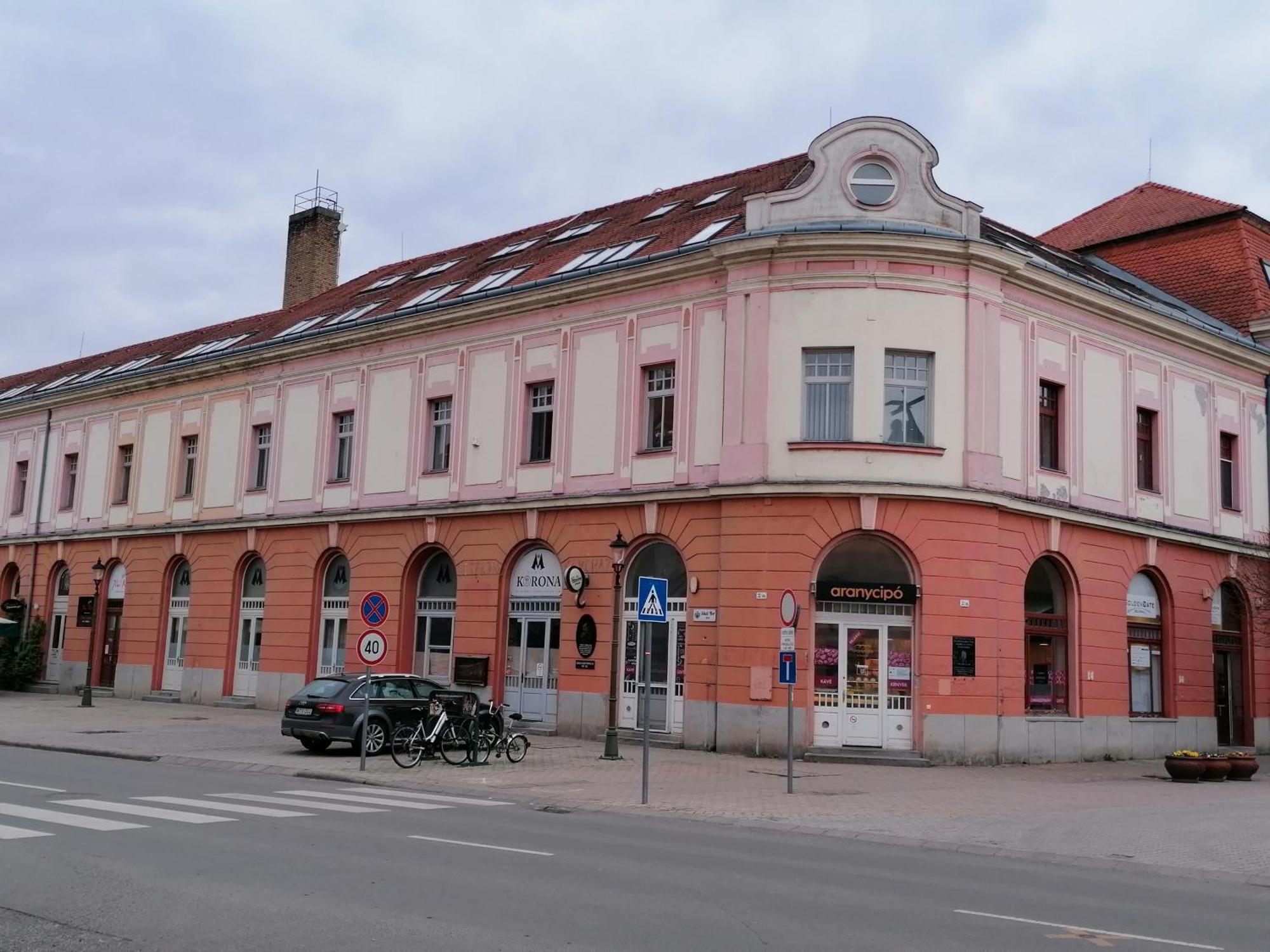 Mohacs Korona Apartman Exterior photo